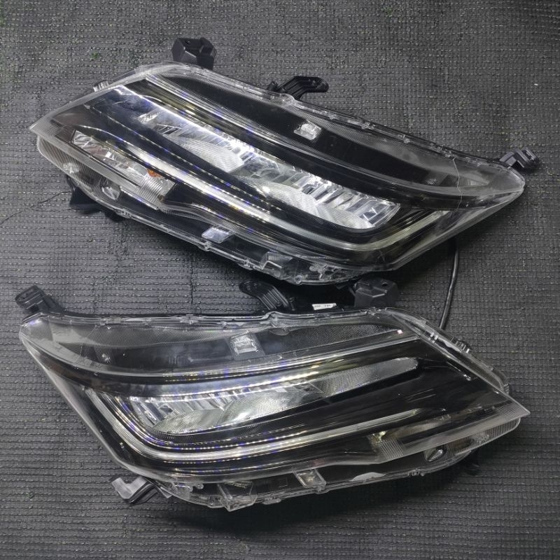 Headlamp lampu depan All New Rush 81110-BZ620