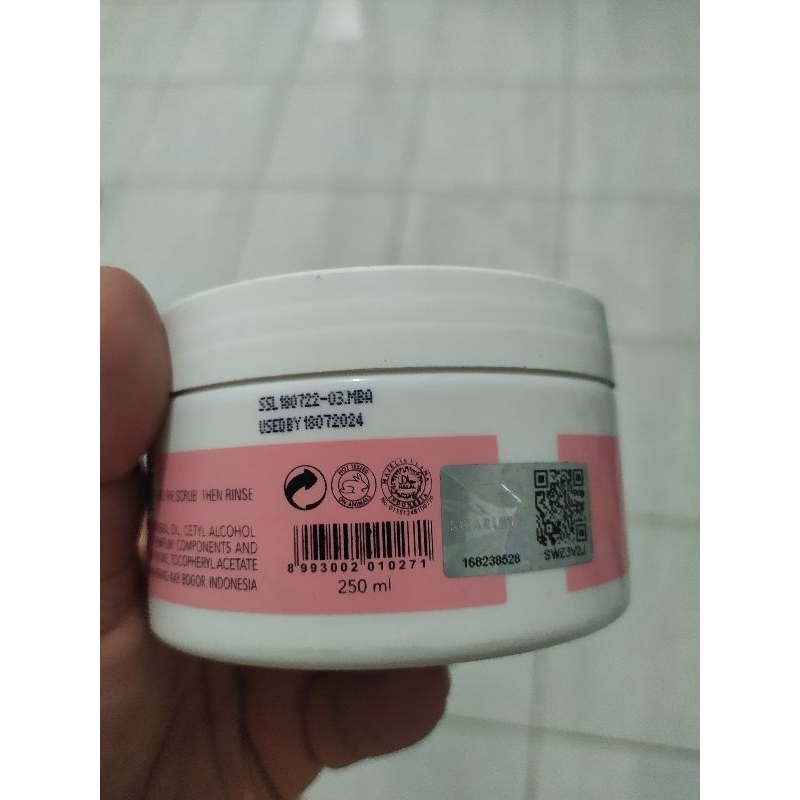 Scarlett Body Scrub Romansa 250 ml