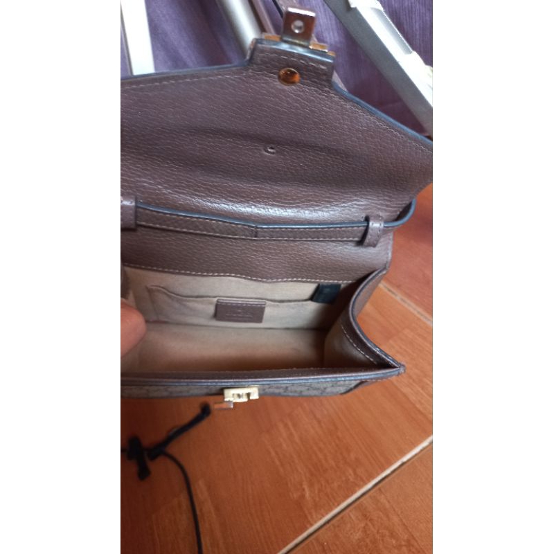 Gucci Sylvie sling dan Handbag