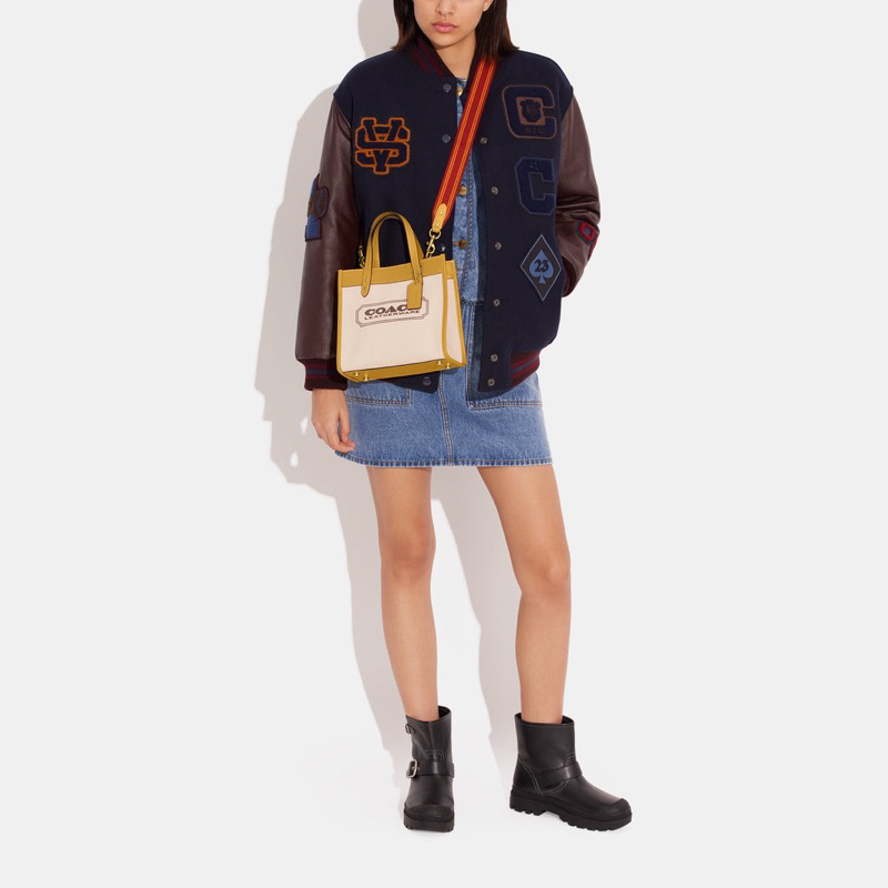 Coach Field Tote 22 Witah Patch Coach (CH 740)