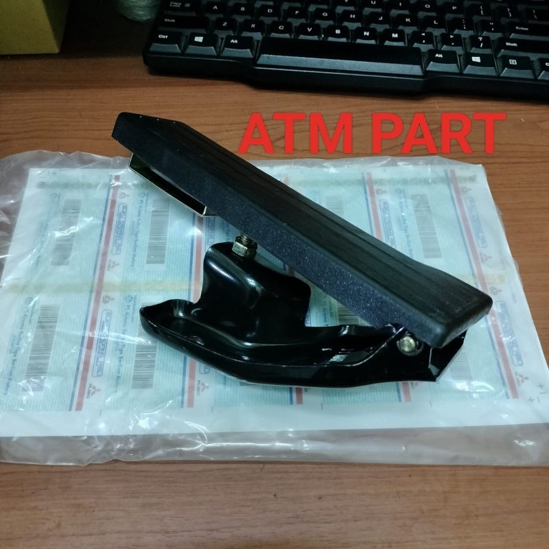 PEDAL GAS ASSY MITSUBISHI PS135 RAGASA KTB
