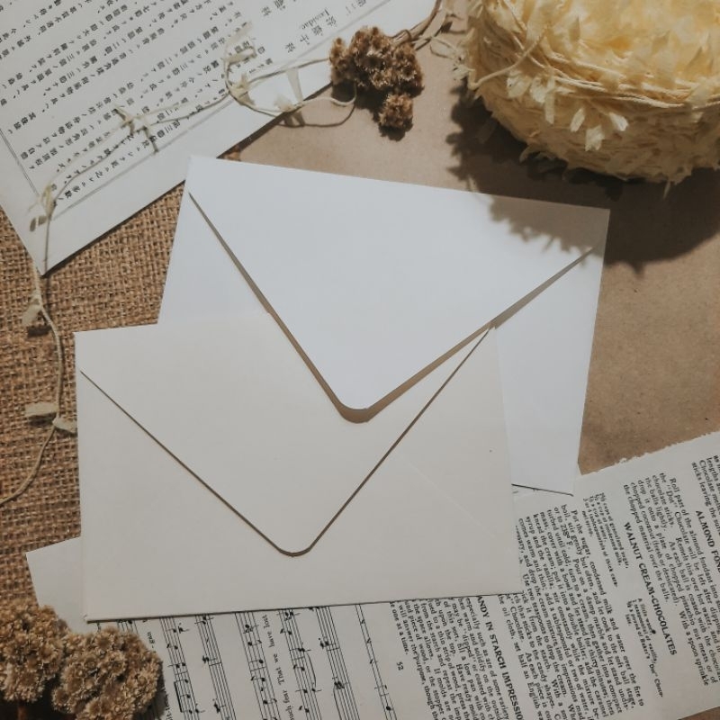 

Amplop Baronial Putih