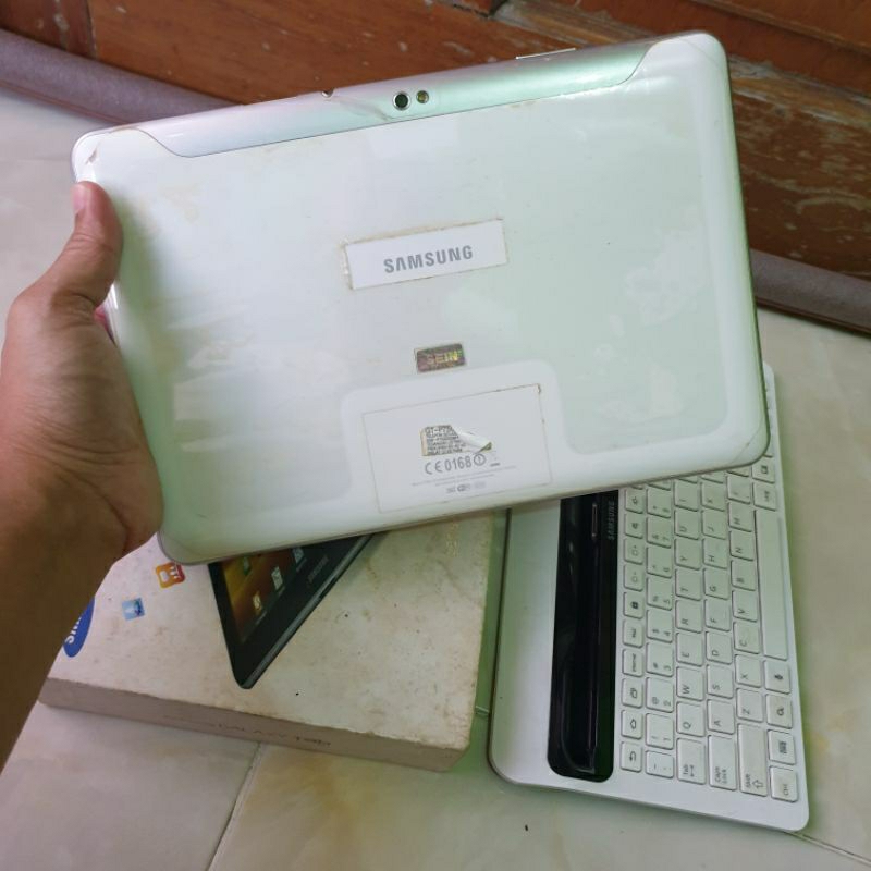 Samsung Galaxy Tab 10inch p7500 1/16 mulus dan lengkap keyboard original