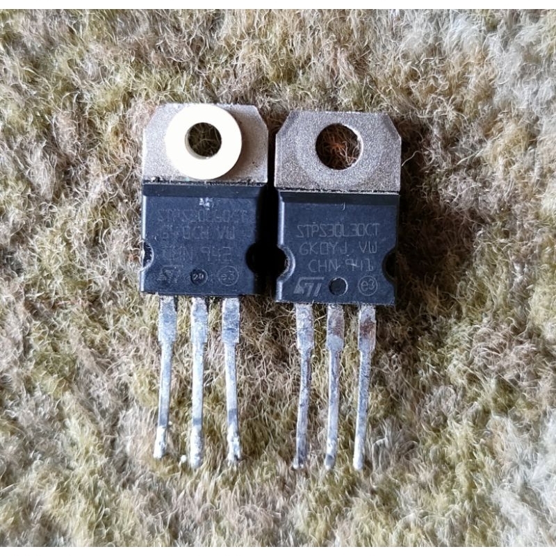 DIODE STPS30L30CT (30A30V)