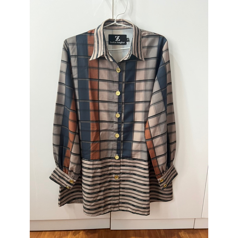 PL Elodie blouse Zaskia Sungkar warna taupe size S