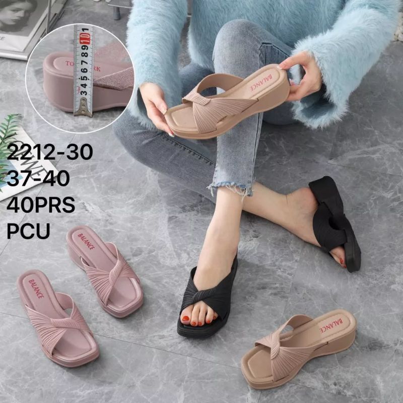 Sandal Jelly Karet Wanita Silang Gliter 2212 Sandal Weges Wanita Tali Silang Motif Gliter Sandal Wanita Weges Kekinian Sandal Cewek Terbaru Sandal Jelly Wanita Simpel