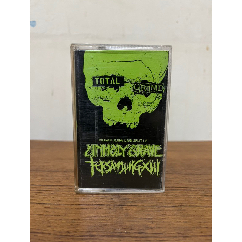 kaset TERSANJUNG 13 / UNHOLY GRAVE - split