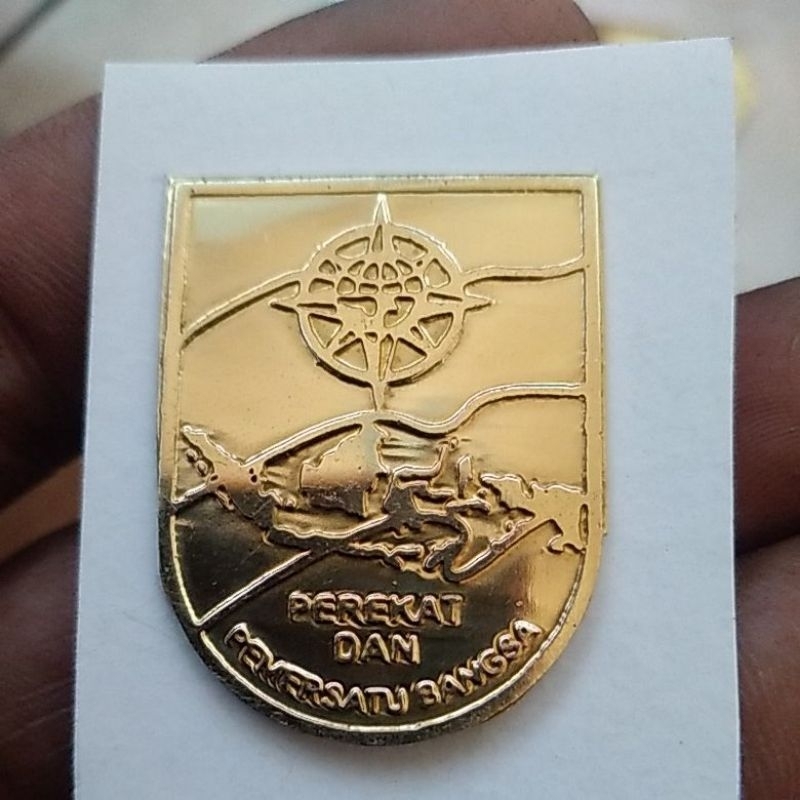 pin perekat pemersatu bangsa