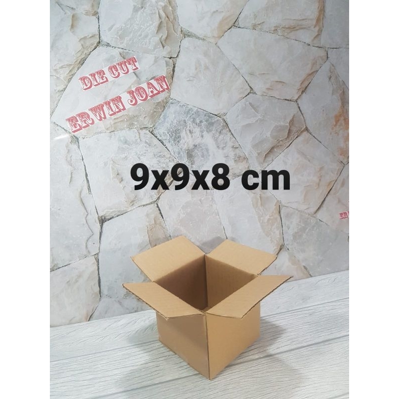 

Kardus / Box / 9x9x8cm / Karton Polos Baru ST