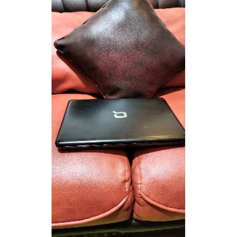 Laptop Compact 510 ram 3 GB HDD 320 GB minus batre x