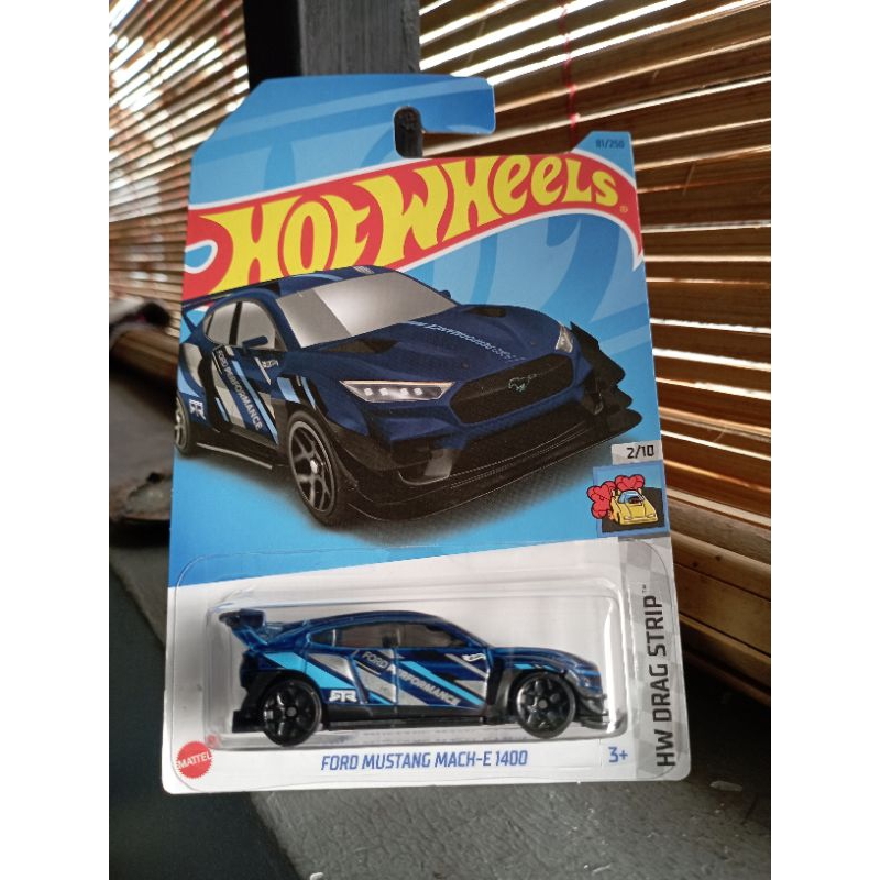 hotwheels ford mustang mach E-1400