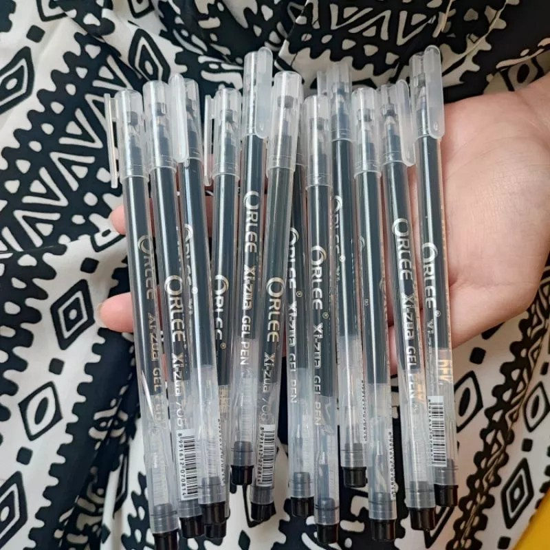 

Pulpen/ Bolpoin/ Bolpen New Jel 0,5mm Warna Hitam Buatan Lokal 1 Lusin (isi 12pcs)