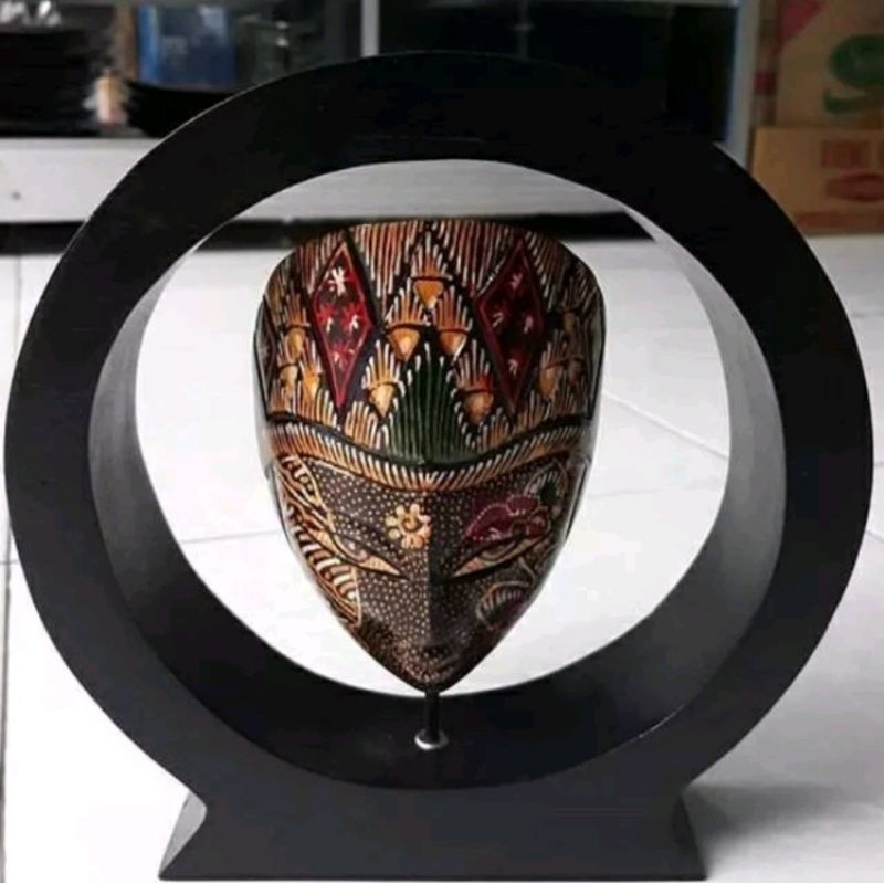 Frame Bulat Topeng Panji S Batik Kayu