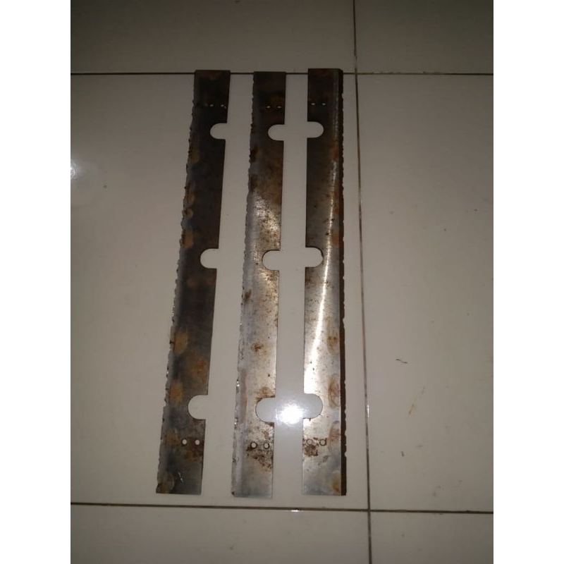 BAJA KTI/ BAJA HSS/  BEKAS PABRIK BAHAN MENTAH PISAU ARIT