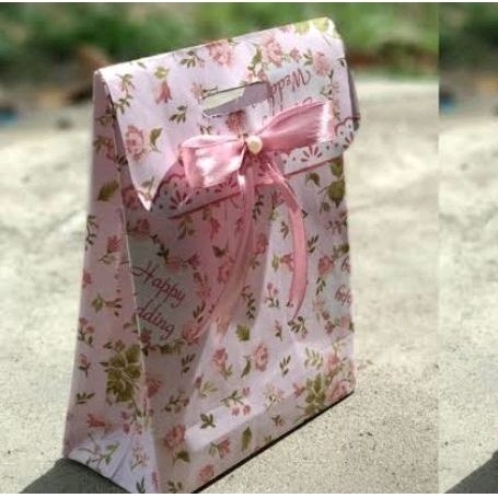 

Packing Kado Free Pita