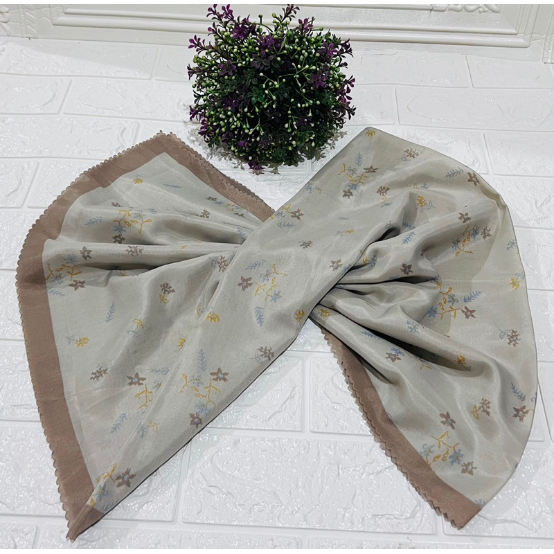 Em3 Scarf,Patris khaky GROSIR HIJAB SEGIEMPAT VOAL MOTIF LASERCUT TERHITS