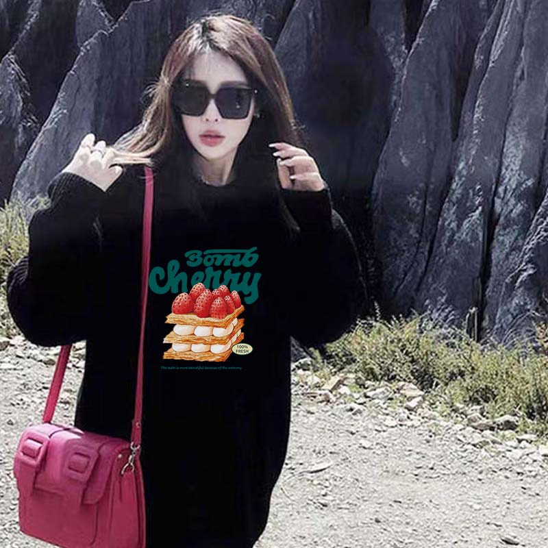 Kaos Stasan Wanita Oversize Sweater American Vintage Cartoon Graphic cake Priting Top Kekinian Casual Sweater