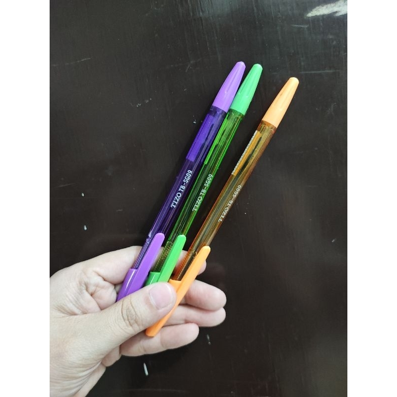 

TIZO SEMI GEL PEN 0.7mm black warna random