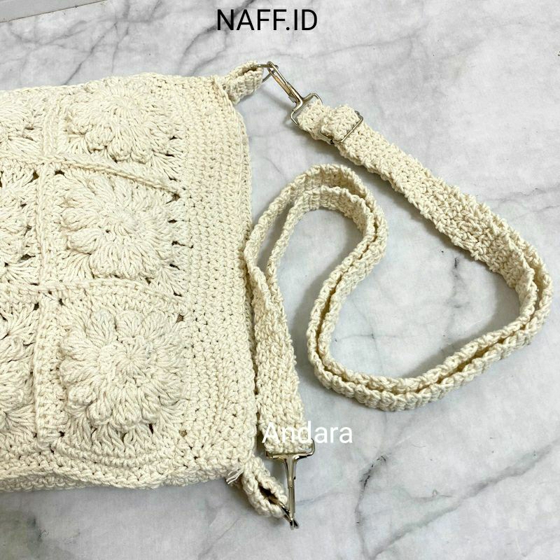 NAFF.ID-&quot;Andara&quot; Tas Handmade Selempang Bunga Polos Putih