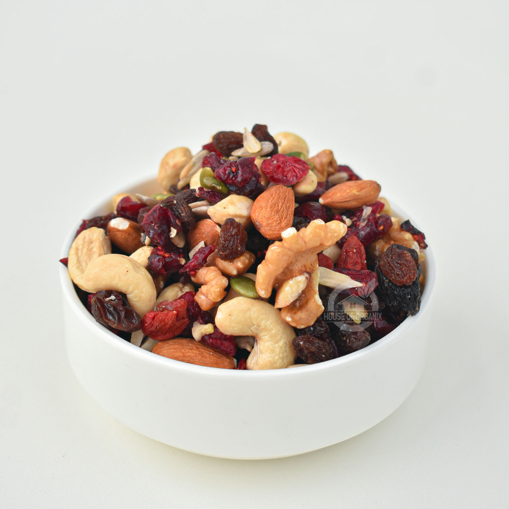 Raw Trail Mix 150 Gr ( Mix Nuts &amp; Fruits )