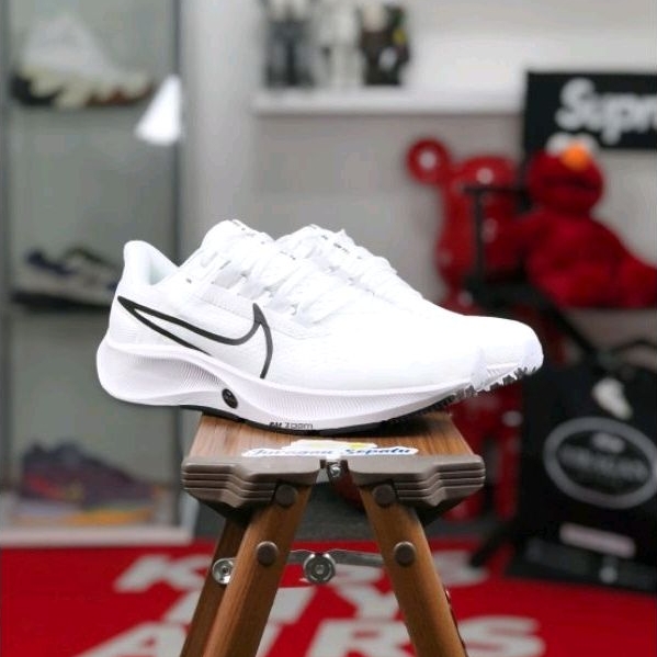 Nike Air Zoom Pegasus 38 &quot;White Black&quot;