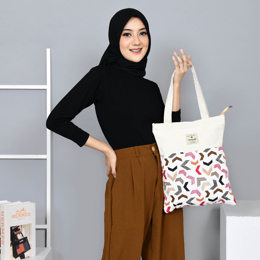 Totebag Wanita cocok untuk tas kuliah perempuan kekinian dg resleting bahan kanvas polos dan canvas  motif bisa custom utk seminar gift souvenir pernikahan dll