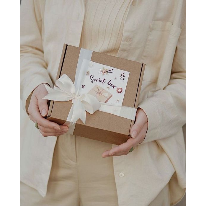 

Gift Box - Kotak Hampers - Kotak Kado