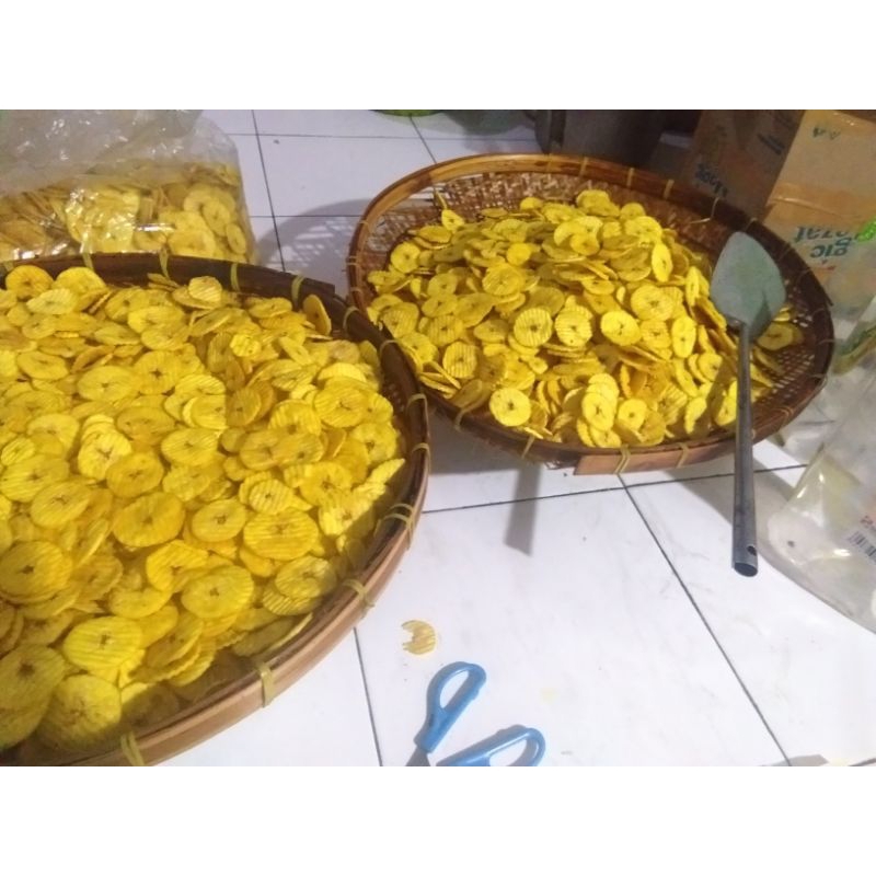 

jajanan snack camilan keripik pisang Kak Y