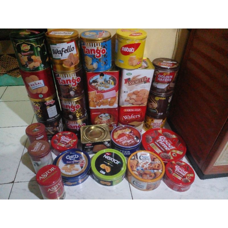 Kaleng Bekas Biskuit