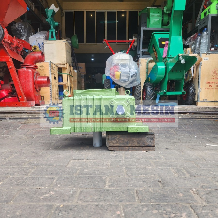 SPEED REDUCER PELAMBAT PUTARAN SPEED REDUCER WPX 155 GEARBOX