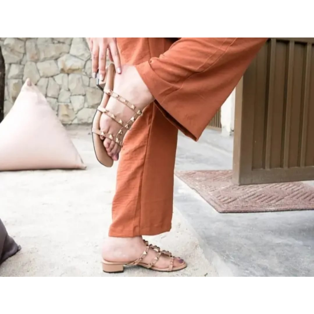 Windyshoes-Geya sandal heels piramid tinggi hak 2cm