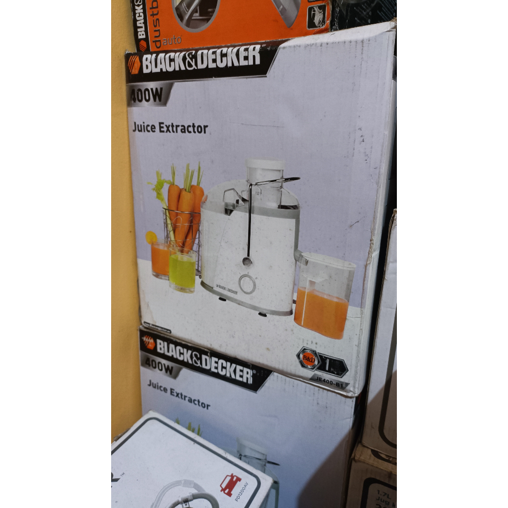 BLACK+DECKER JE400B1 Juice Extractor - Pengolah Jus Berkualitas Tinggi