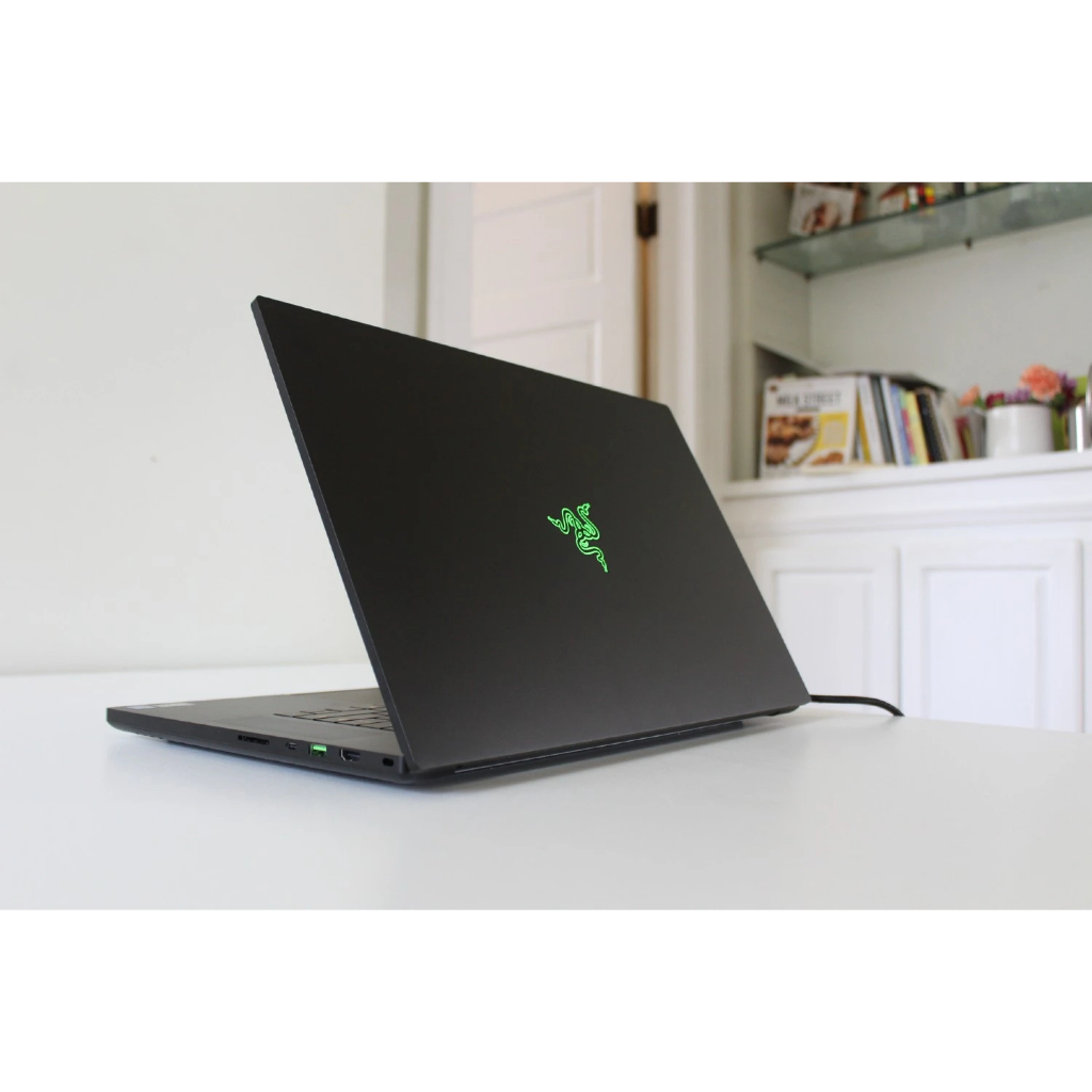 Laptop gaming razerblade 2018 15inch core i7 RAM 32gb mulus second original