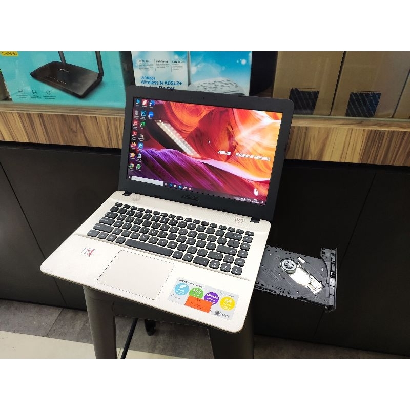 LAPTOP ASUS X441B AMD A4 RAM 4GB SSD 128GB WINDOWS 10 GENERASI TERBARU