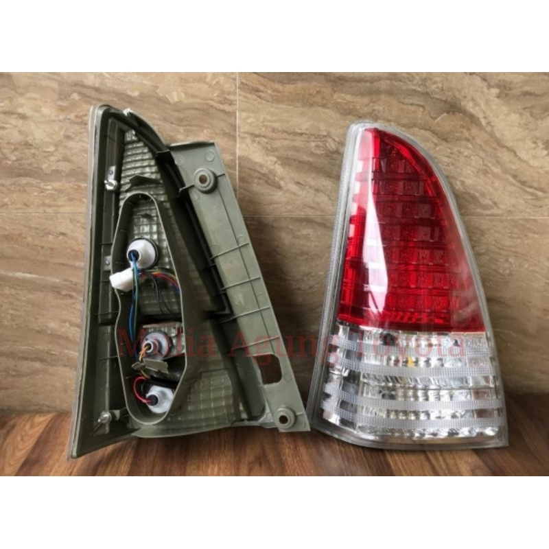 lampu stop belakang innova 2008 2009 2010 2011
