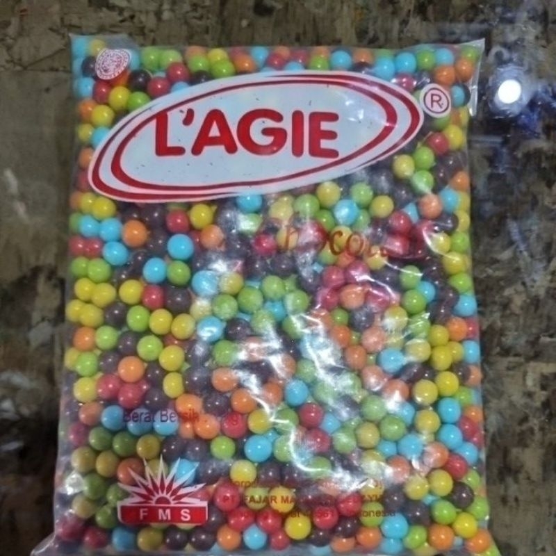 

Coklat Lagie Mix Warna Warni Isi Biscuit Pak 1kg