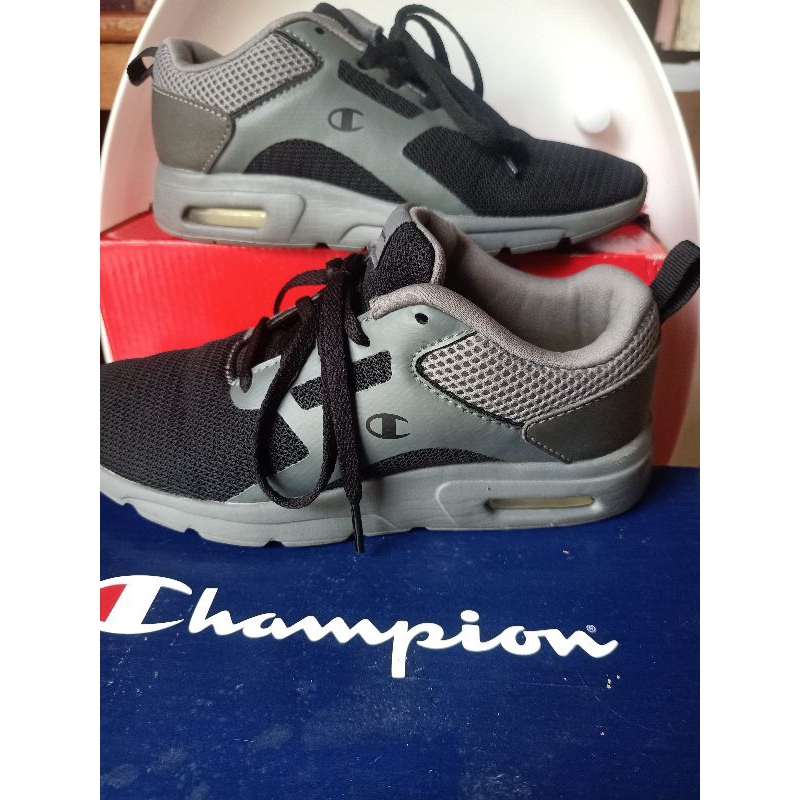 PRELOVED SEPATU ANAK CHAMPION