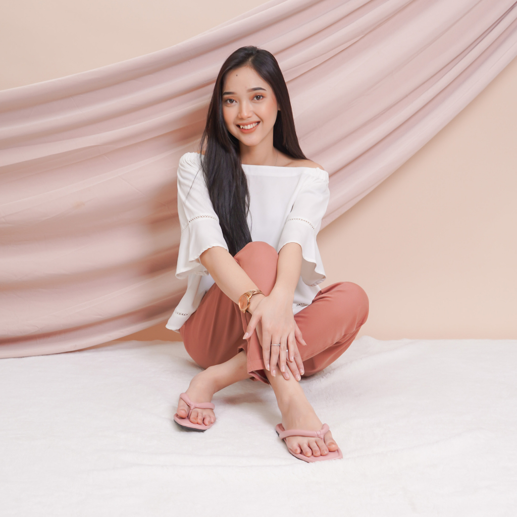 Adarastore - Lapepa LIVIA Sandal Flat Wanita Terbaru Sendal Teplek Cewek Model Jepit Kekinian