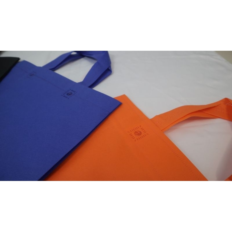 

TOTEBAG BOX SPUNBOND UKURAN 30x40x10