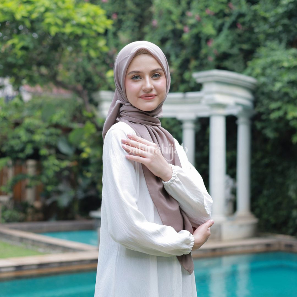 HIjab Segi Empat Voal Paris Premium | Jahit Tepi