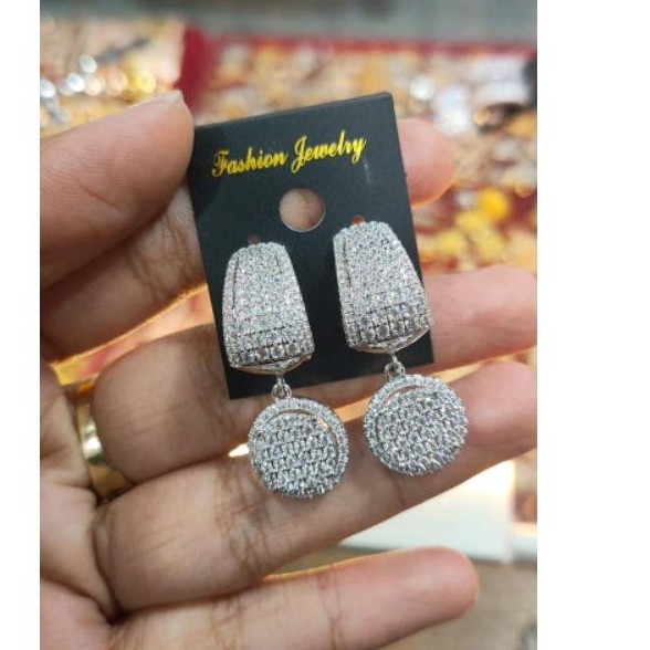 Anting Titanium replika berlian eropa mata tanam