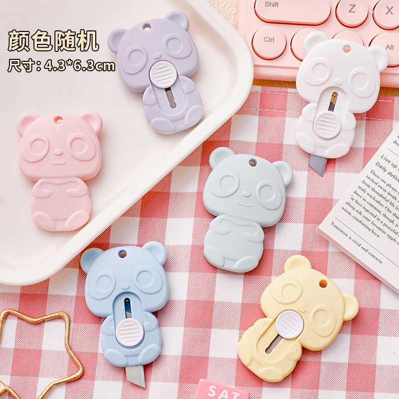 

COD CUTTER MINI MOTIF BEAR / SILET KARAKTER / PISAU UKIR