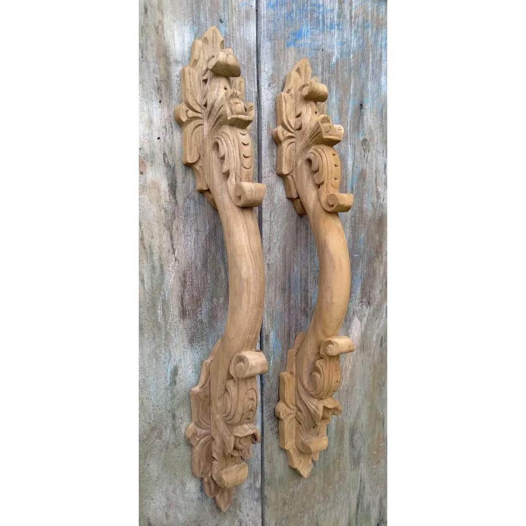 gagang pintu ukir terbuat dari kayu jati