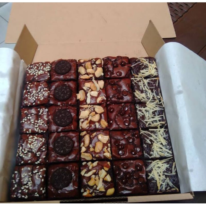 

BROWNIES PANGGANG PREMIUM