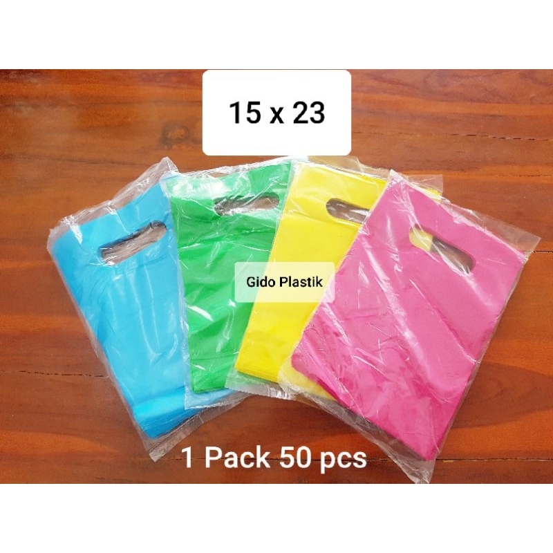

Kantong Plastik Pond Oval Polos 15x23 Hd Plong Plastik Online