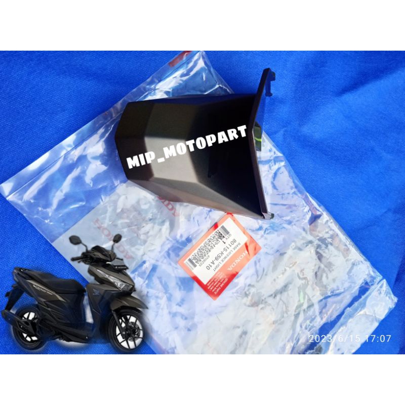 tutup spakbor belakang bagian bawah atau tutup lampu plat nomer Vario 125 LED 150 LED ORIGINAL HONDA