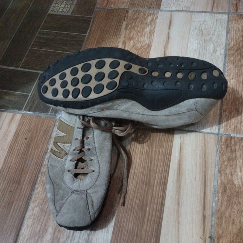 SEPATU MERRELL