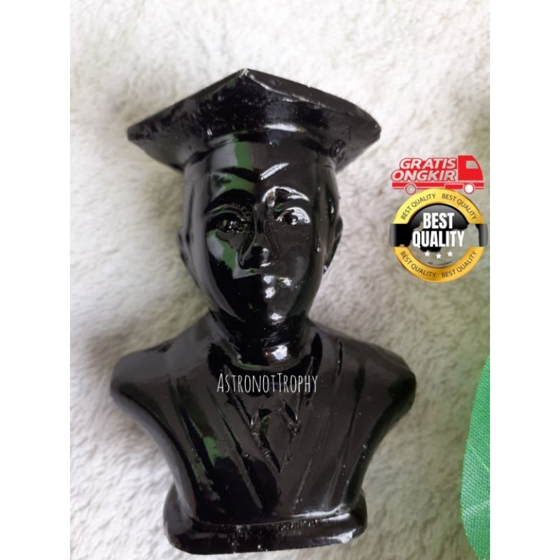 Patung Wisuda