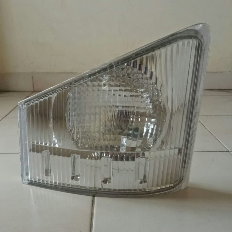 Lampu Sen Isuzu Giga