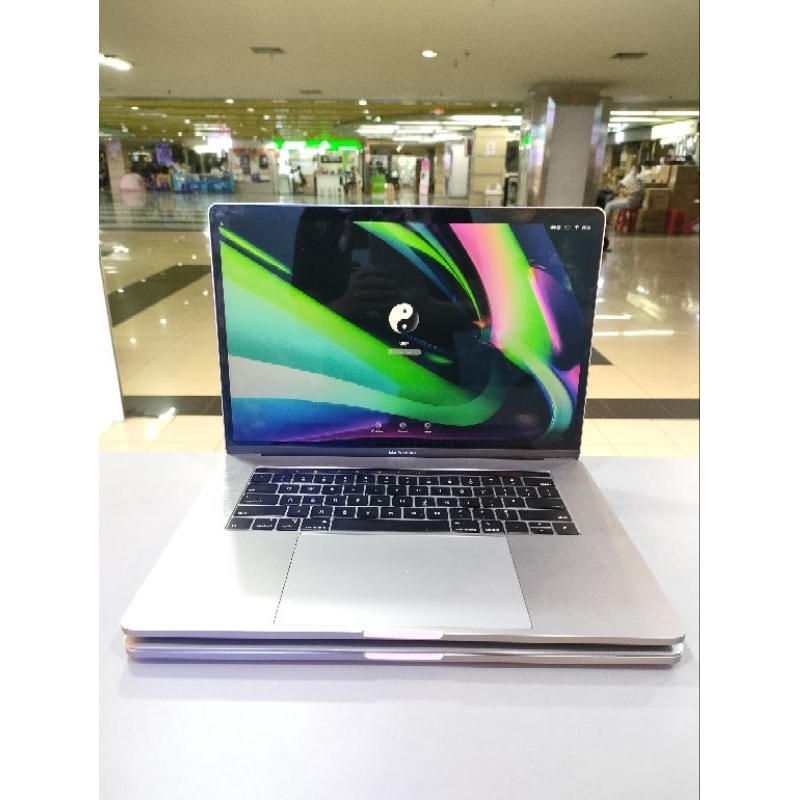 macbook pro 15inch 2019 core i9 16/512 TOUCHBAR